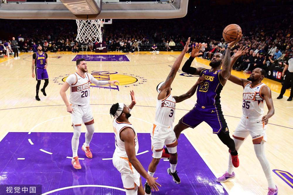 场边观看杨 场边观看杨