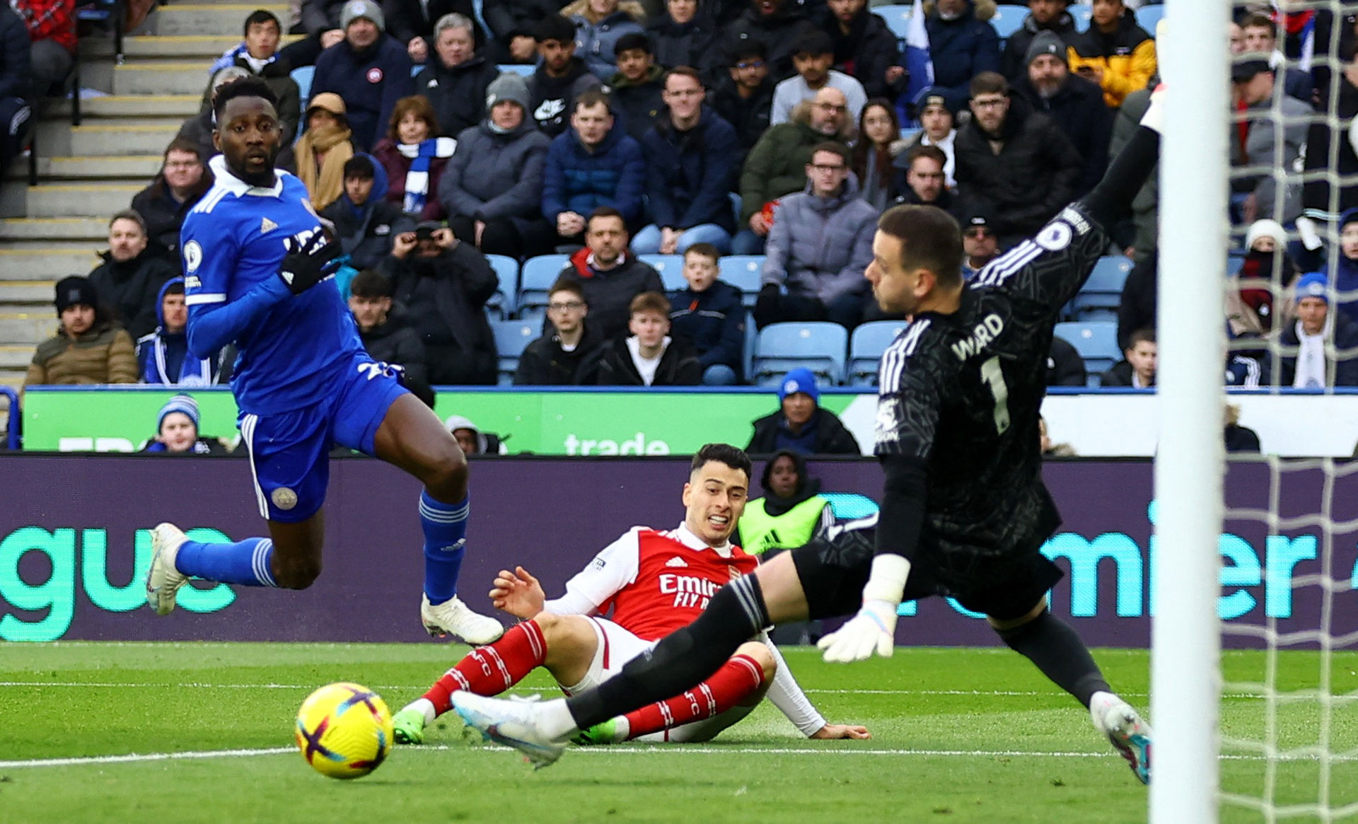 现了两支球 现了两支球